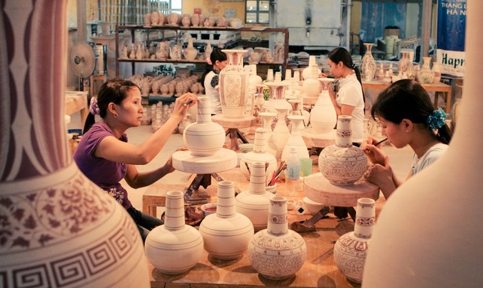 Bat Trang Ceramic Village Tour