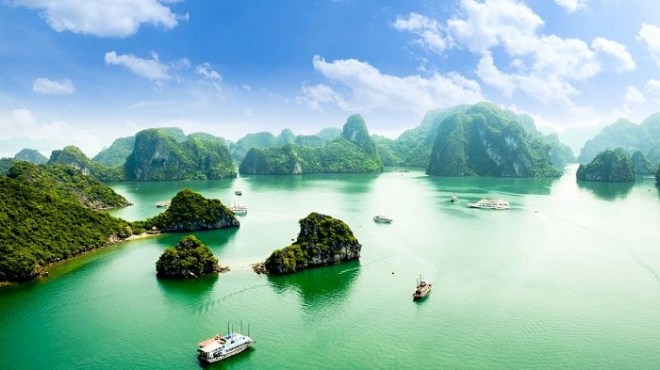 Hanoi luxury car to Halong bay