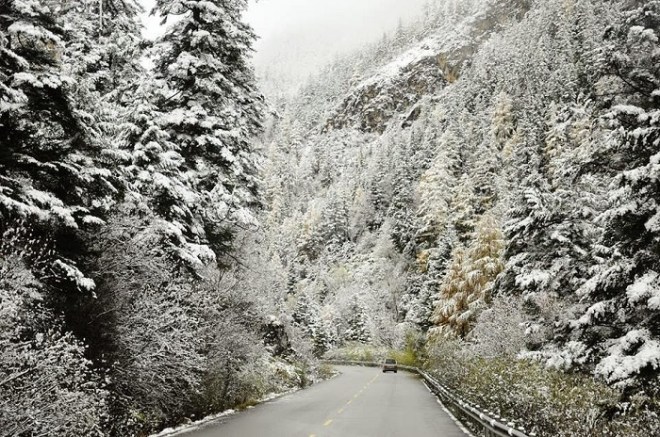 Hanoi luxury car to Sapa